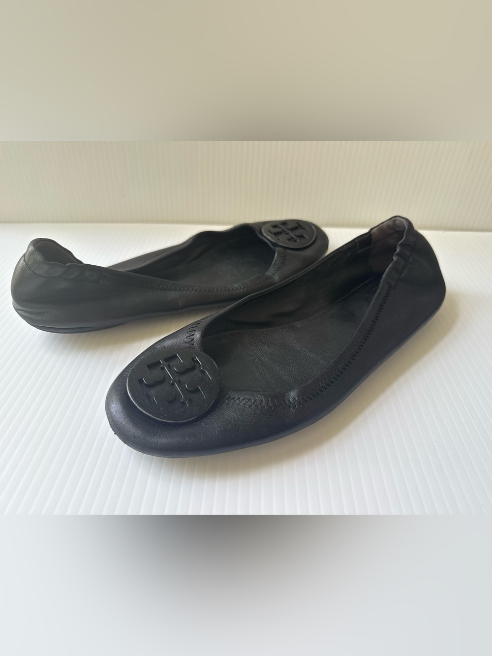 Tory Burch  Minnie Black Leather Logo Ballet Flats Size 8.5